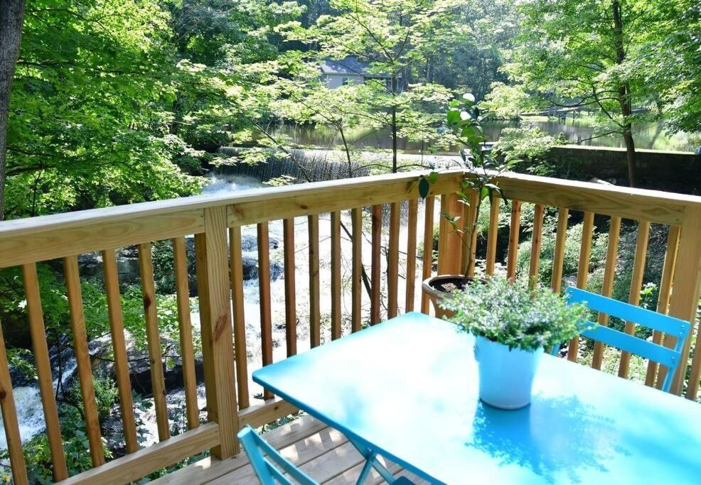 Cottage At Millpond Falls - A Romantic Escape Warwick Exterior photo